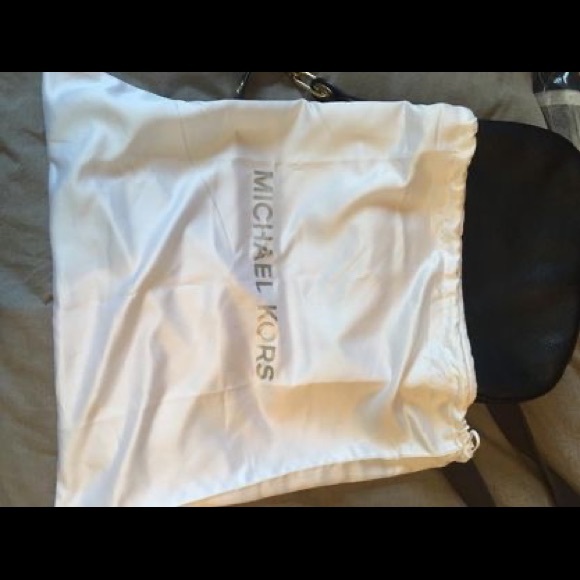 Great condition
Comes with dust bag
Purchased at Holt Renfrew brand new - Picture 2 of 10